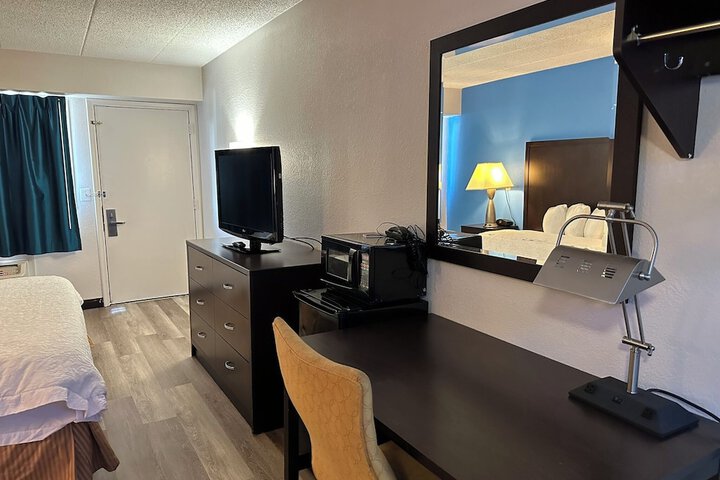 Room 16 of 19
