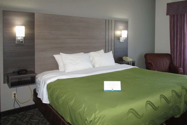 Room 25 of 46