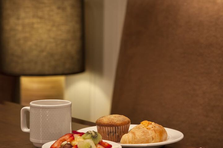 Breakfast/Coffee Service 19 of 24