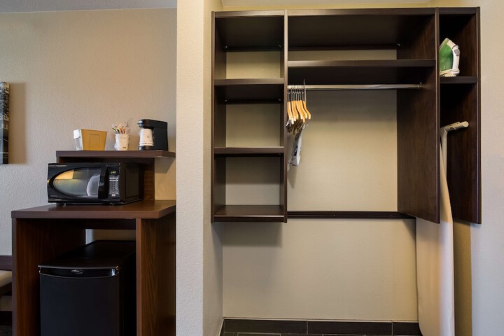 Room 19 of 29
