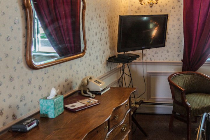 Room 99 of 223