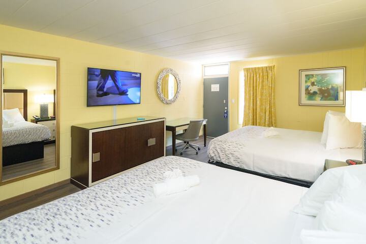 Room 7 of 13
