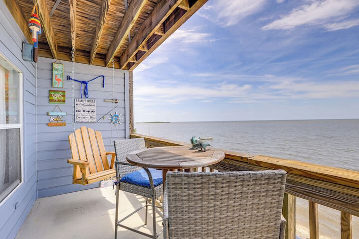 Walkable Beachfront Retreat on Cedar Key!