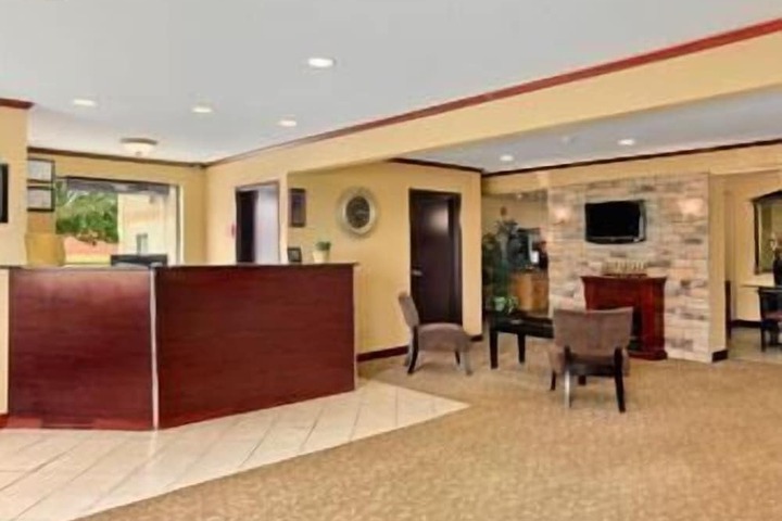 Travelodge by Wyndham Lima OH