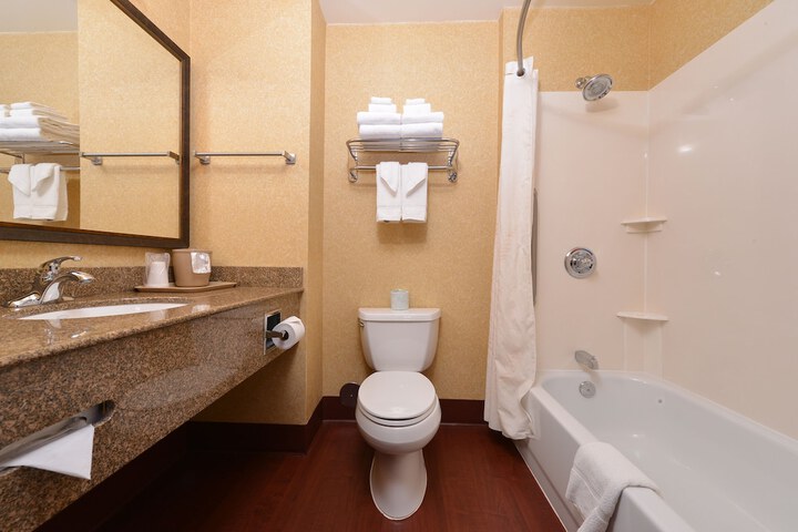 Room 13 of 28