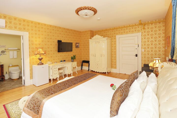 Room 79 of 252
