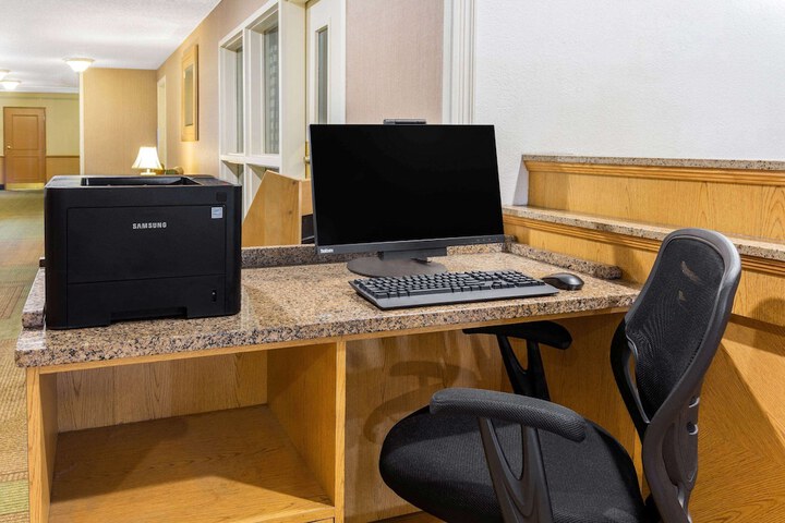 Business Center 30 of 31