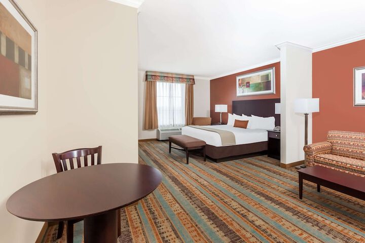 Room 9 of 16
