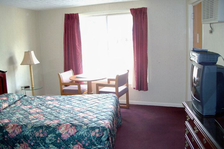 Room 13 of 36
