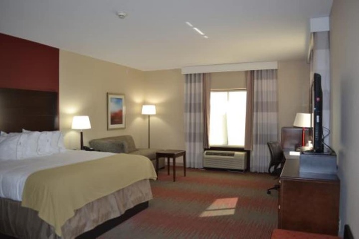 Room 16 of 30
