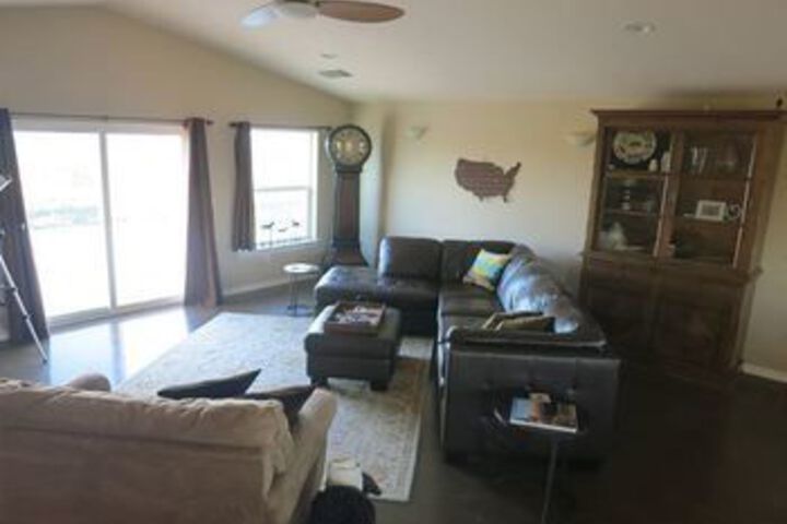 Top of The Hill 4 Br Home by RedAwning