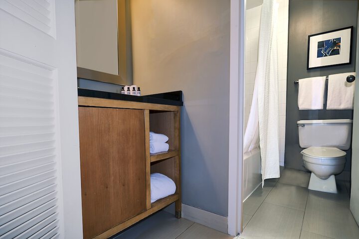 Room 12 of 28