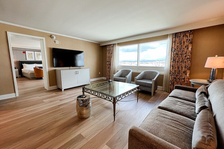 Room 16 of 32