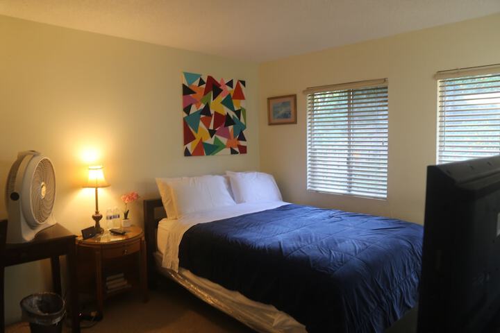 Room 7 of 33