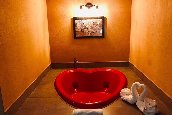 Room 17 of 32