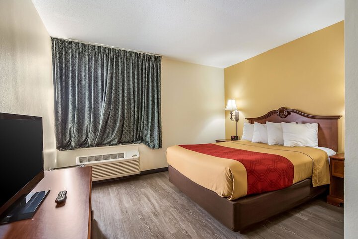 Room 21 of 32