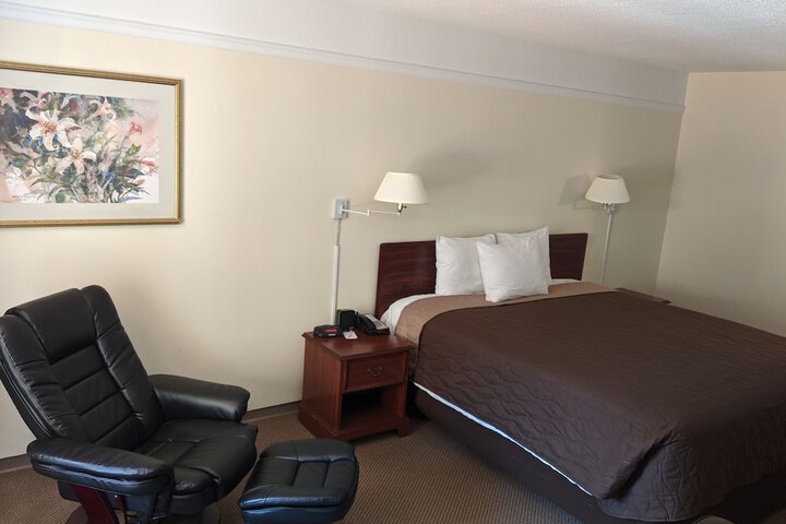 Room 11 of 14