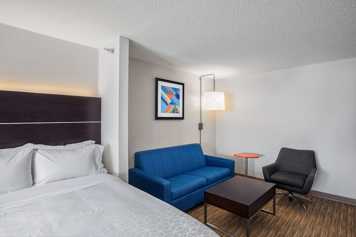 Room 15 of 43