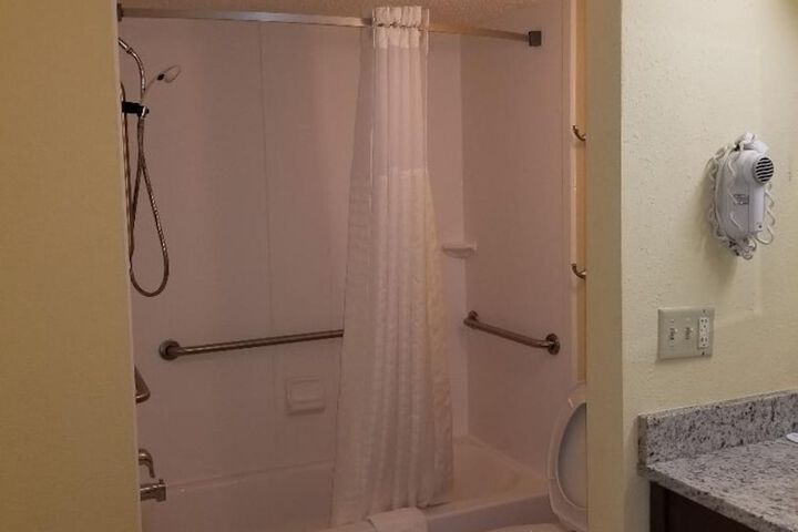 Room 9 of 30