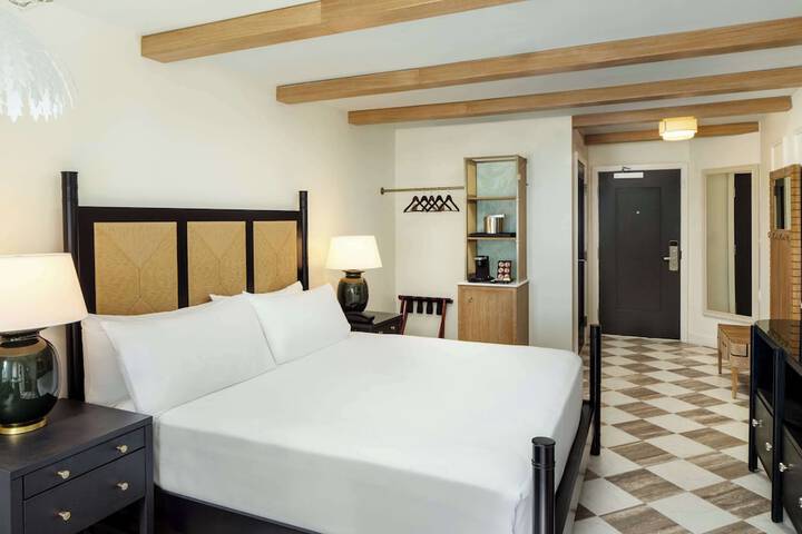Room 20 of 110