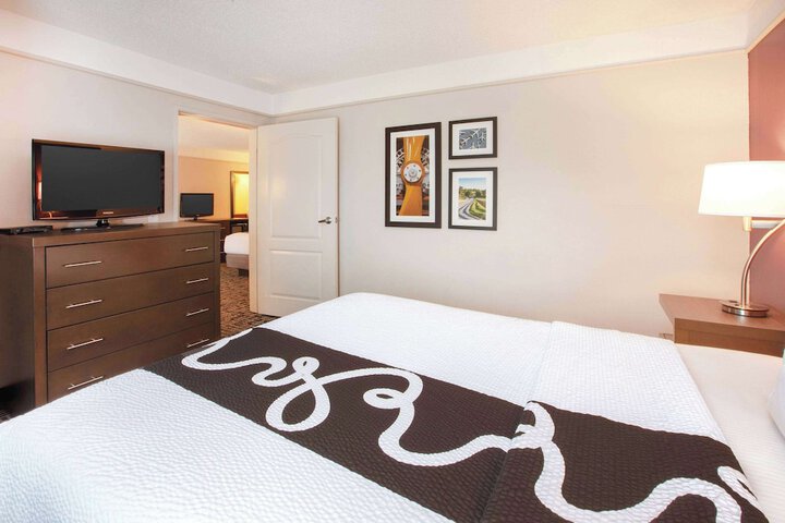 Room 15 of 34
