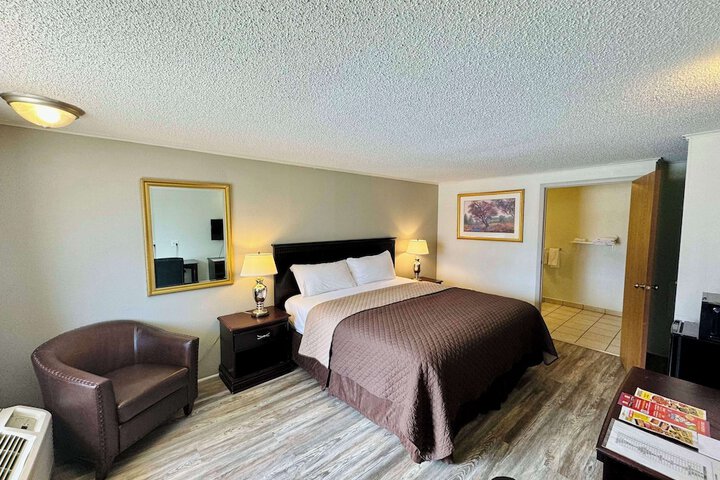 Room 25 of 40