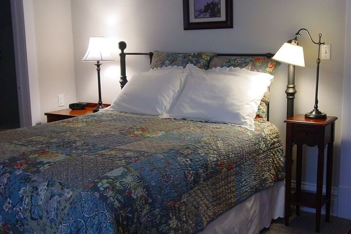 THE MCFARLAND INN