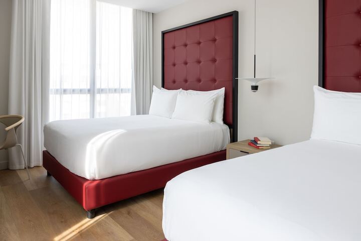 Room 48 of 92
