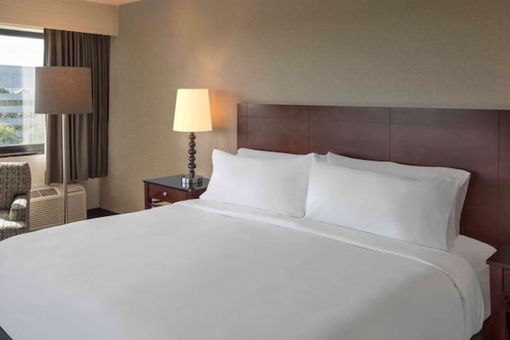 DoubleTree by Hilton Chicago Schaumburg