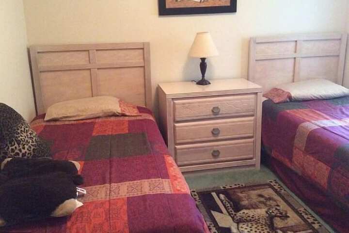 Room 8 of 17