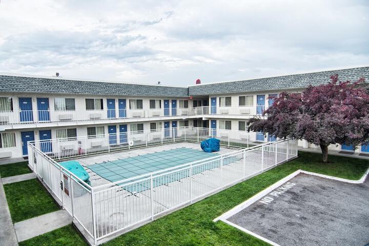 Pool 6 of 41