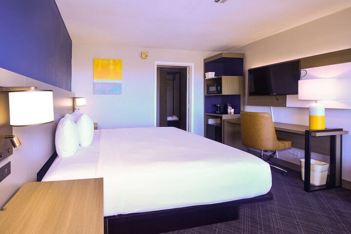 Room 18 of 23