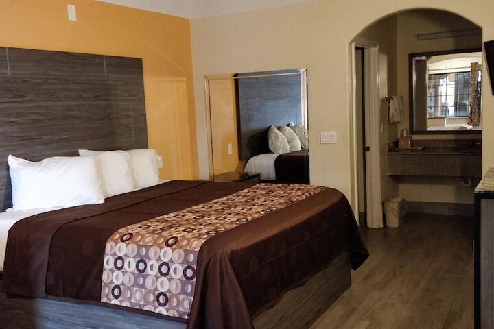 Room 7 of 20
