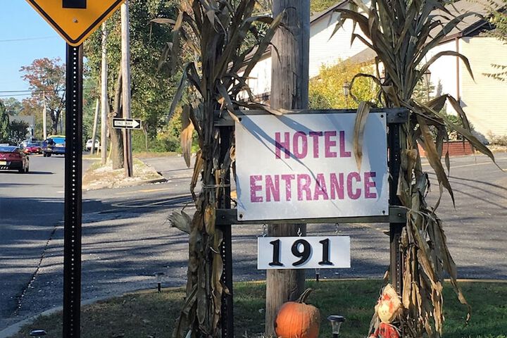 Hotel 10 of 55