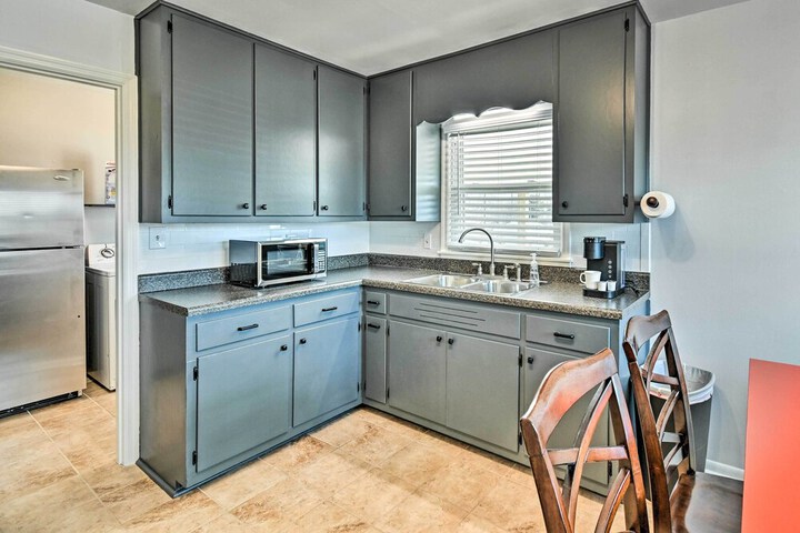 Charming Cave City Vacation Rental w / Fire Pit!