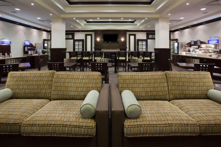 Holiday Inn Express & Suites New Liskeard by IHG