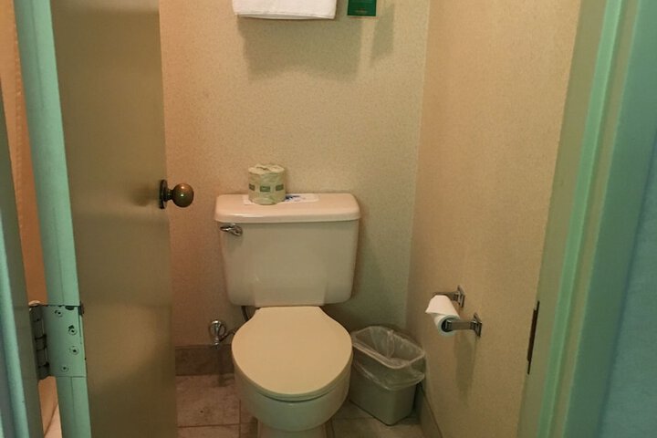 Gold Vault Inn