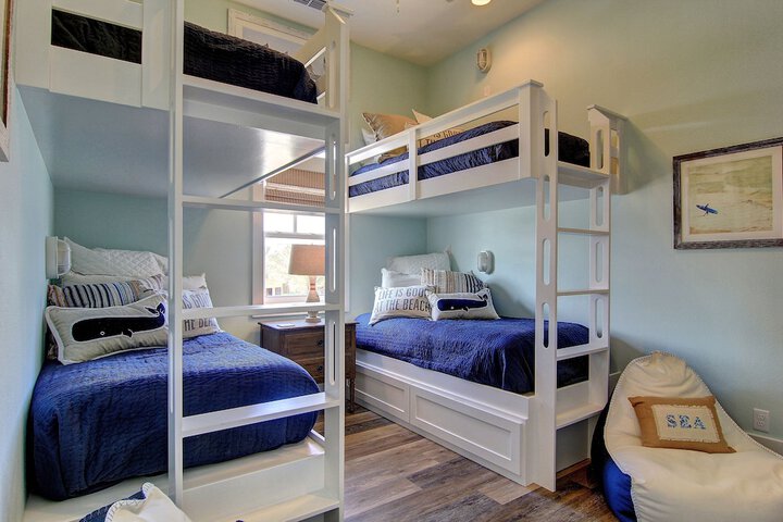Room 13 of 22