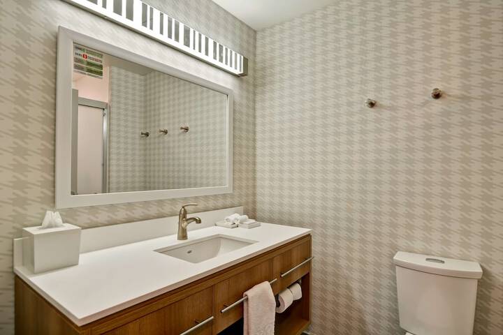 Room 14 of 37