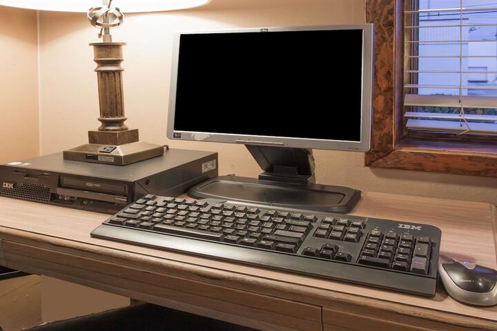Business Center 26 of 26
