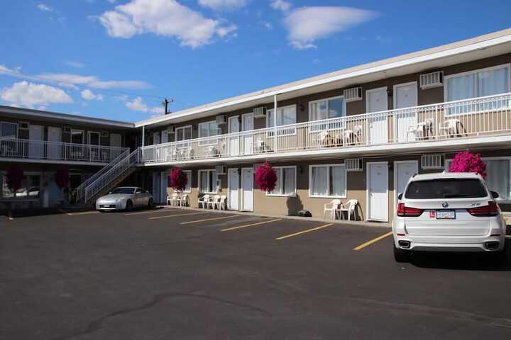 Hotel 3 of 27
