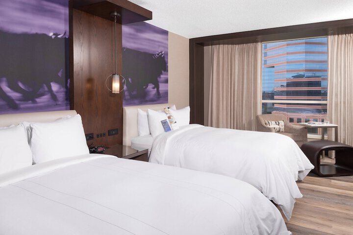 Room 10 of 37