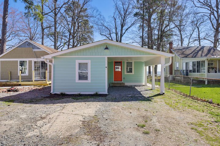 Bayfront Maryland Retreat w / Deck Near Beaches!