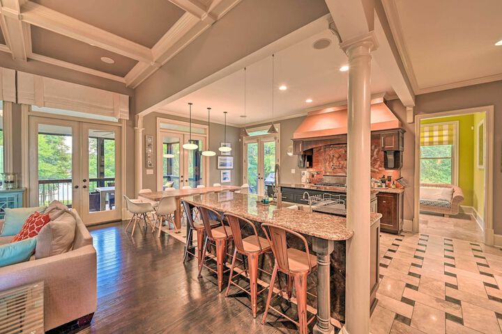 Upscale Family Home w / Dock on Lake Hartwell!