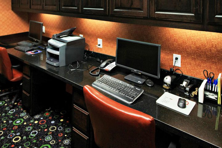 Business Center 45 of 47