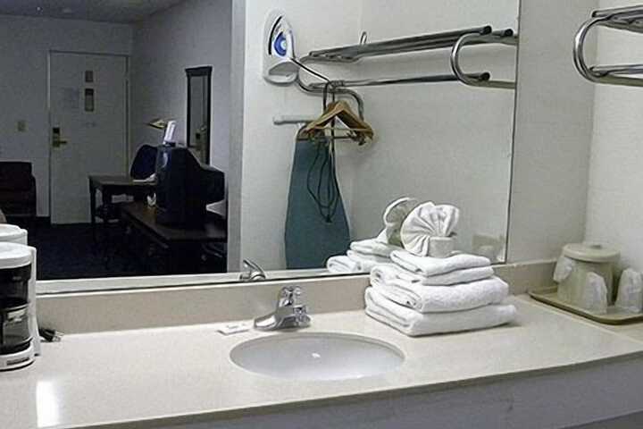 Room 27 of 75