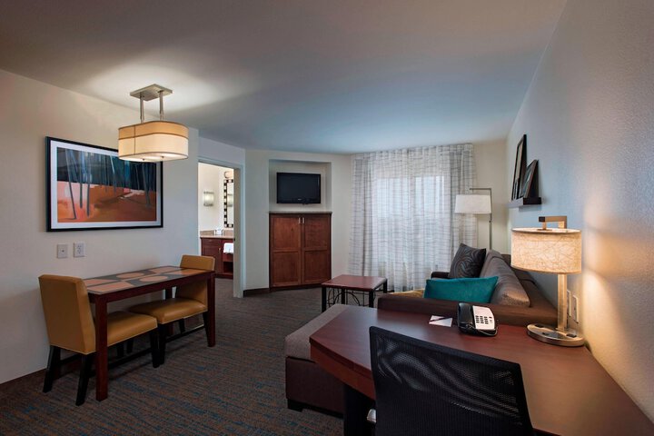 Room 13 of 23