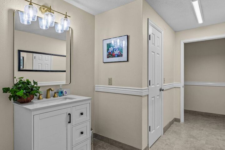 Red Arrow Inn & Suites a Travelodge by Wyndham