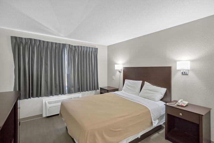Room 7 of 14
