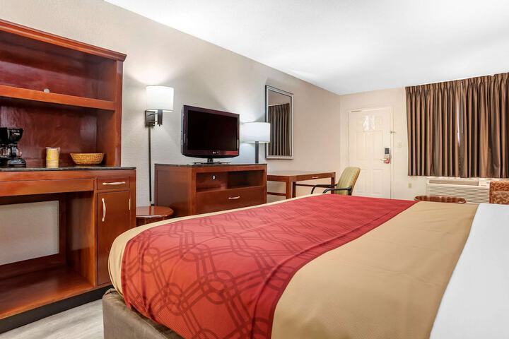 Room 20 of 33